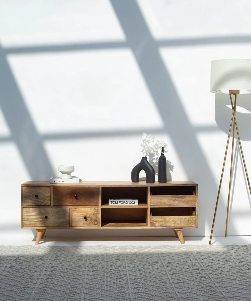 Verona TV Unit — perspective 1