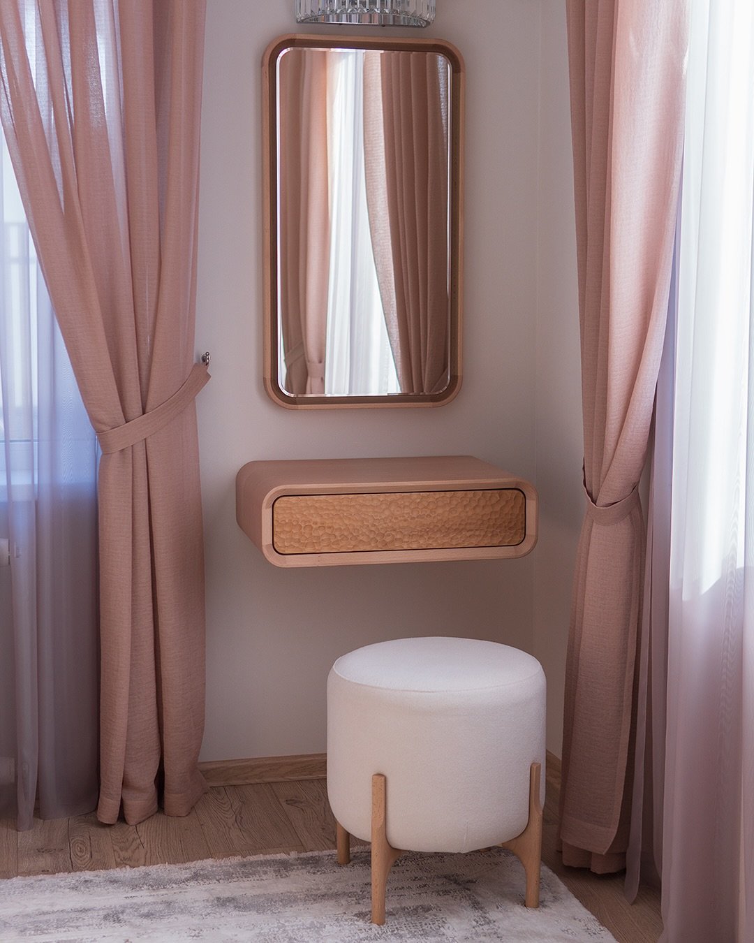 Sienna Vanity Set lifestyle view